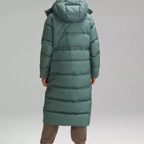 New Lululemon Wunder Puff Jacket Long NWT, size 14 Color: Medium Forest - Picture 3 of 3
